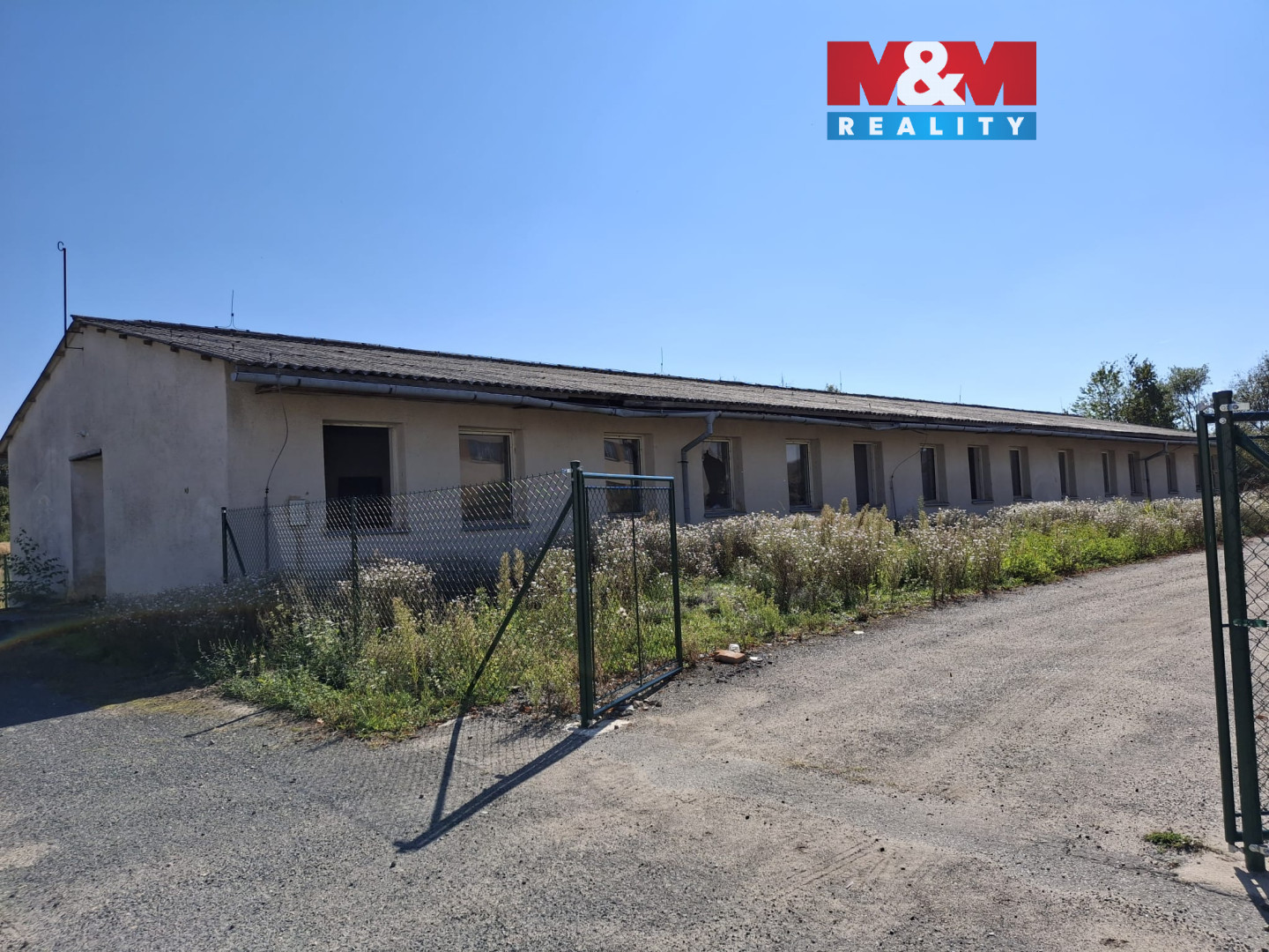 Vjezd do areálu.jpeg