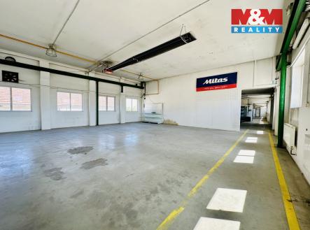 Pronájem skladovací prostor, 822 m²