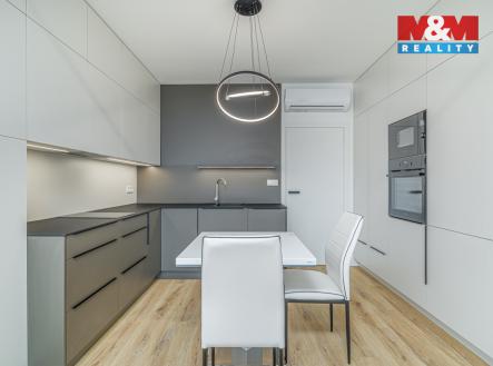 Pronájem bytu, 1+kk, 33 m²