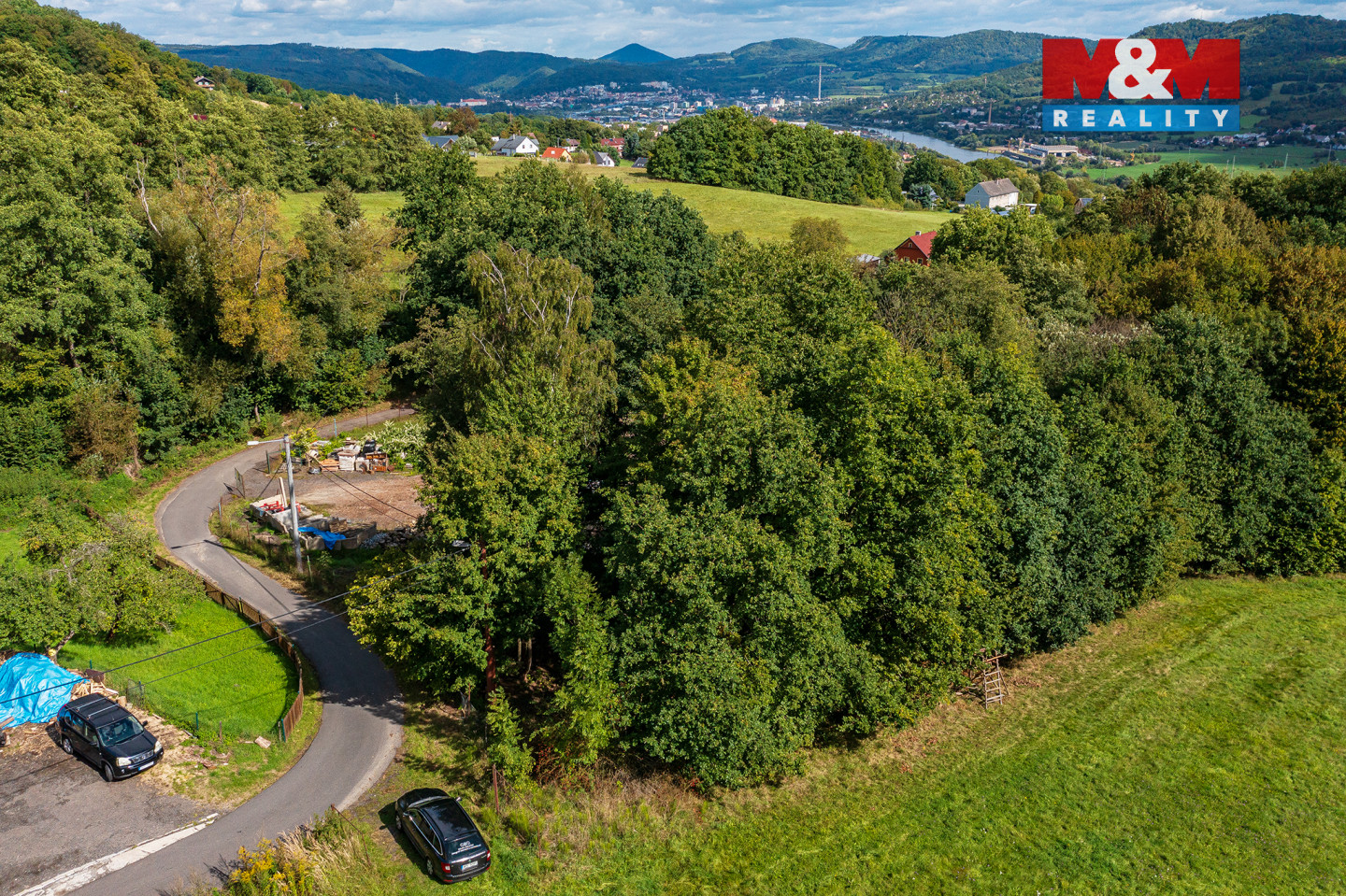 pohled na pozemek