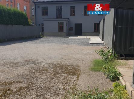 Pronájem obchodní prostor, 200 m²