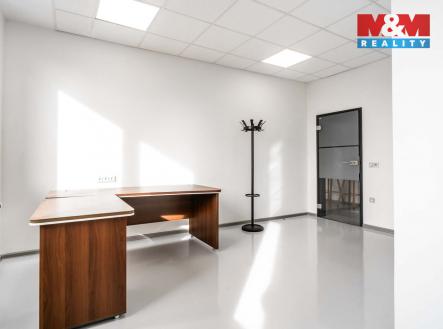 Pronájem kanceláře, 320 m²