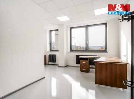Pronájem kanceláře, 320 m²