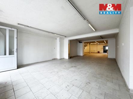 Pronájem obchodní prostor, 180 m²