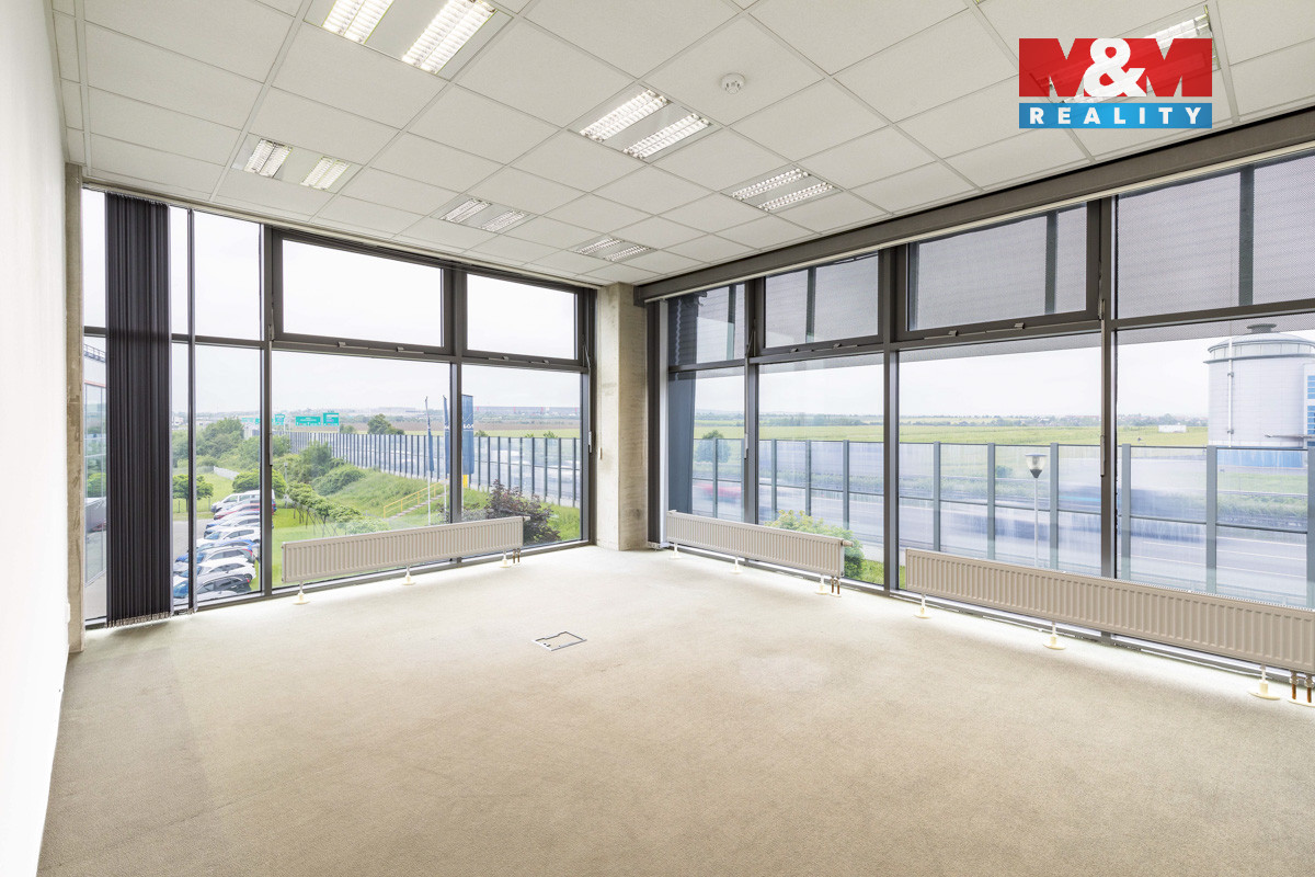 Komerční 467, Nupaky_23.jpg