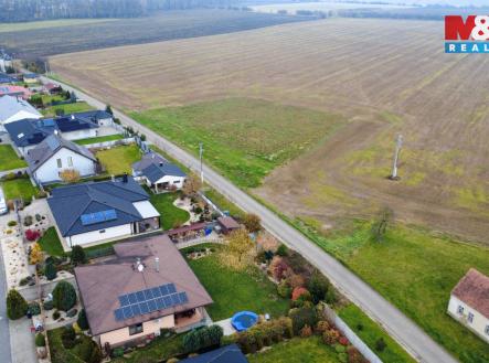 Prodej pozemku pro bydlení, 1 831 m²