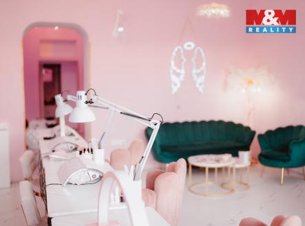 Prodej obchodní prostor, 65 m²