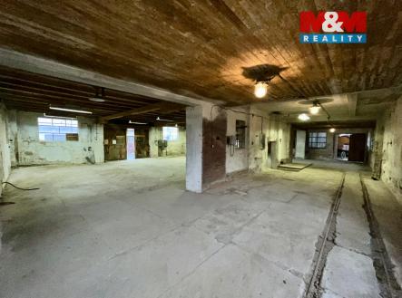 Pronájem skladovací prostor, 305 m²