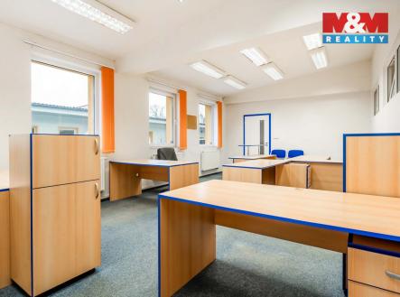 Pronájem kanceláře, 460 m²