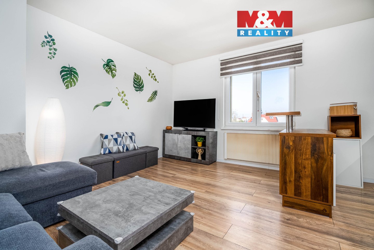 Obývací pokoj s kuchyňský kout