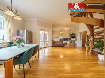 Pronájem domu/vily, 244 m²