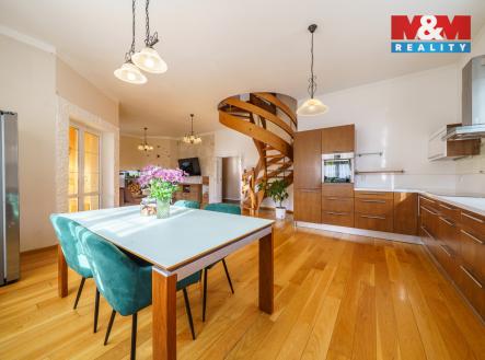 Pronájem domu/vily, 244 m²