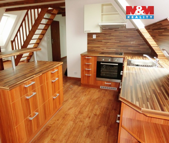 Obývací pokoj s kuchyňským koutem