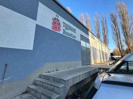 Pronájem skladovací prostor, 350 m²