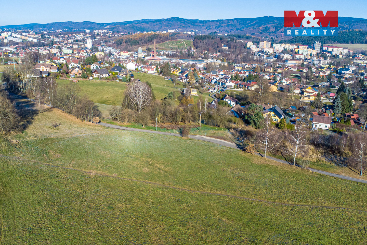 pohled na pozemek 