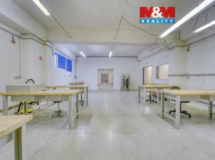 Pronájem výrobní prostor, 676 m²