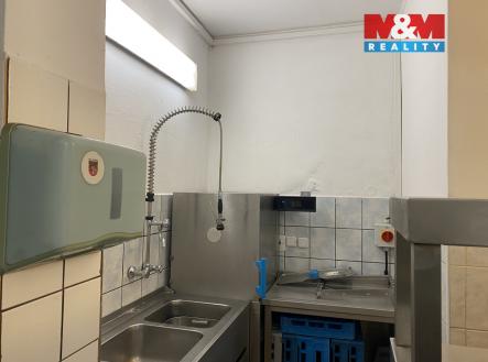 Pronájem obchodní prostor, 200 m²