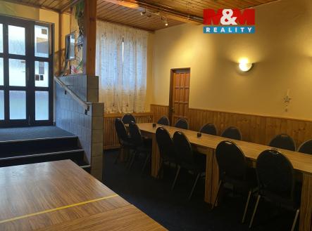 Pronájem obchodní prostor, 200 m²