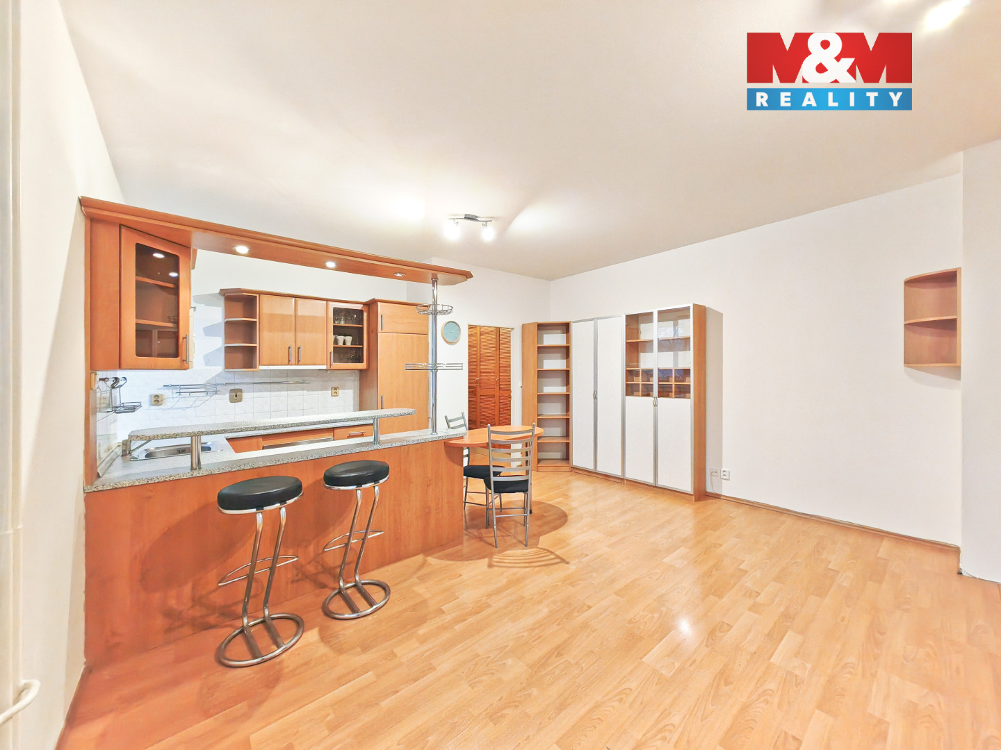 obývací pokoj + KK