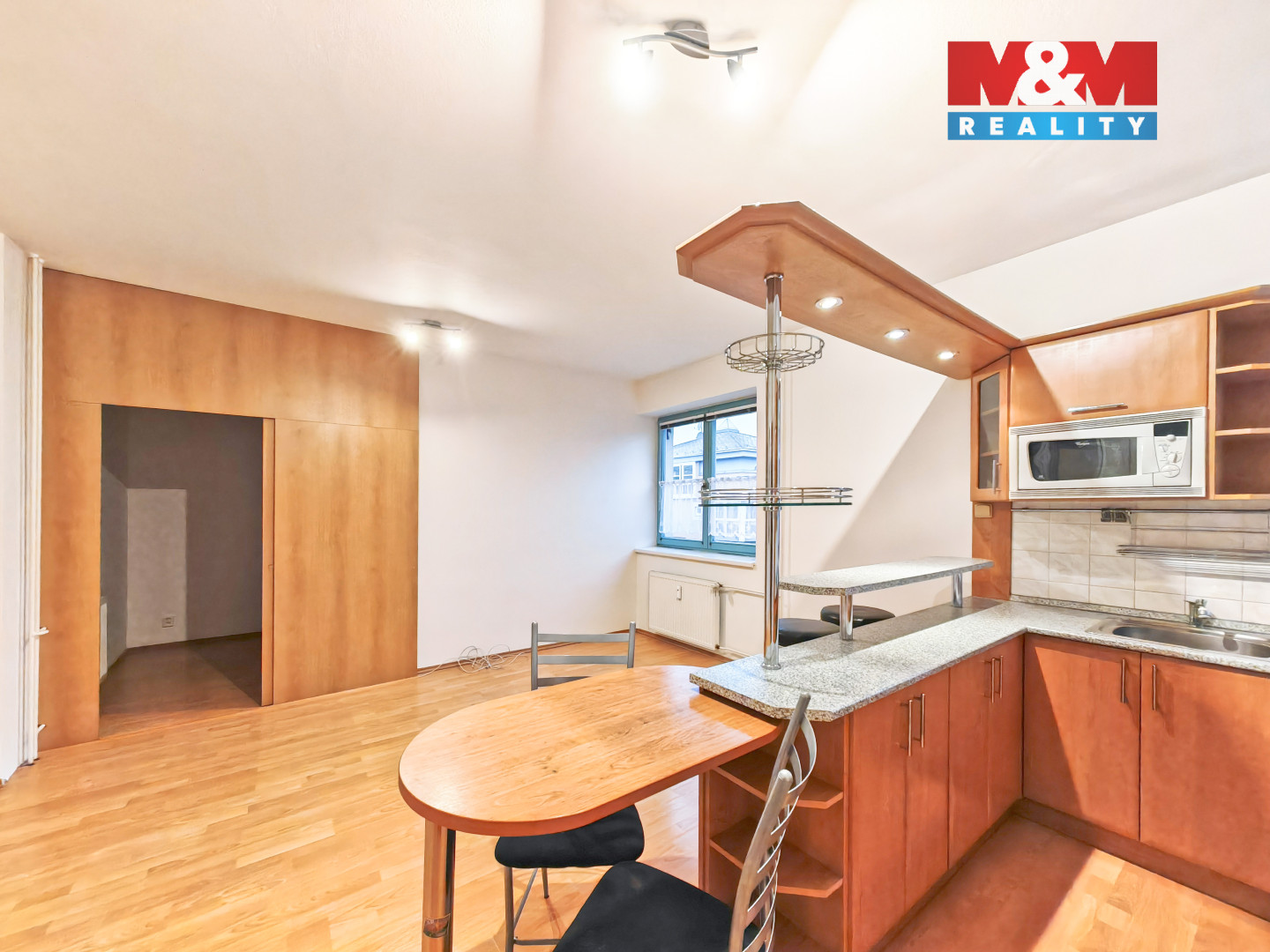 obývací pokoj + KK