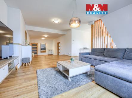 Pronájem bytu, 3+1, 140 m²