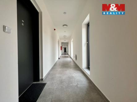 Pronájem bytu, 1+kk, 37 m²