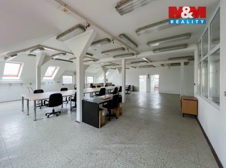 Prodej obchodní prostor, 400 m²