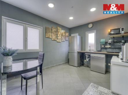 Prodej obchodní prostor, 216 m²