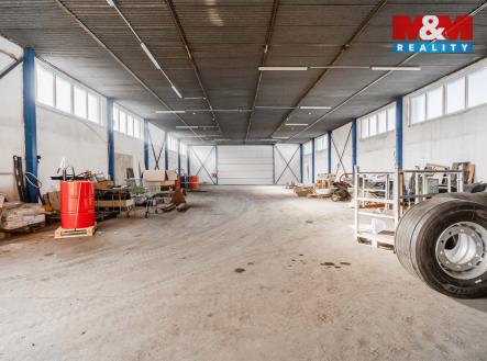 Pronájem obchodní prostor, 400 m²