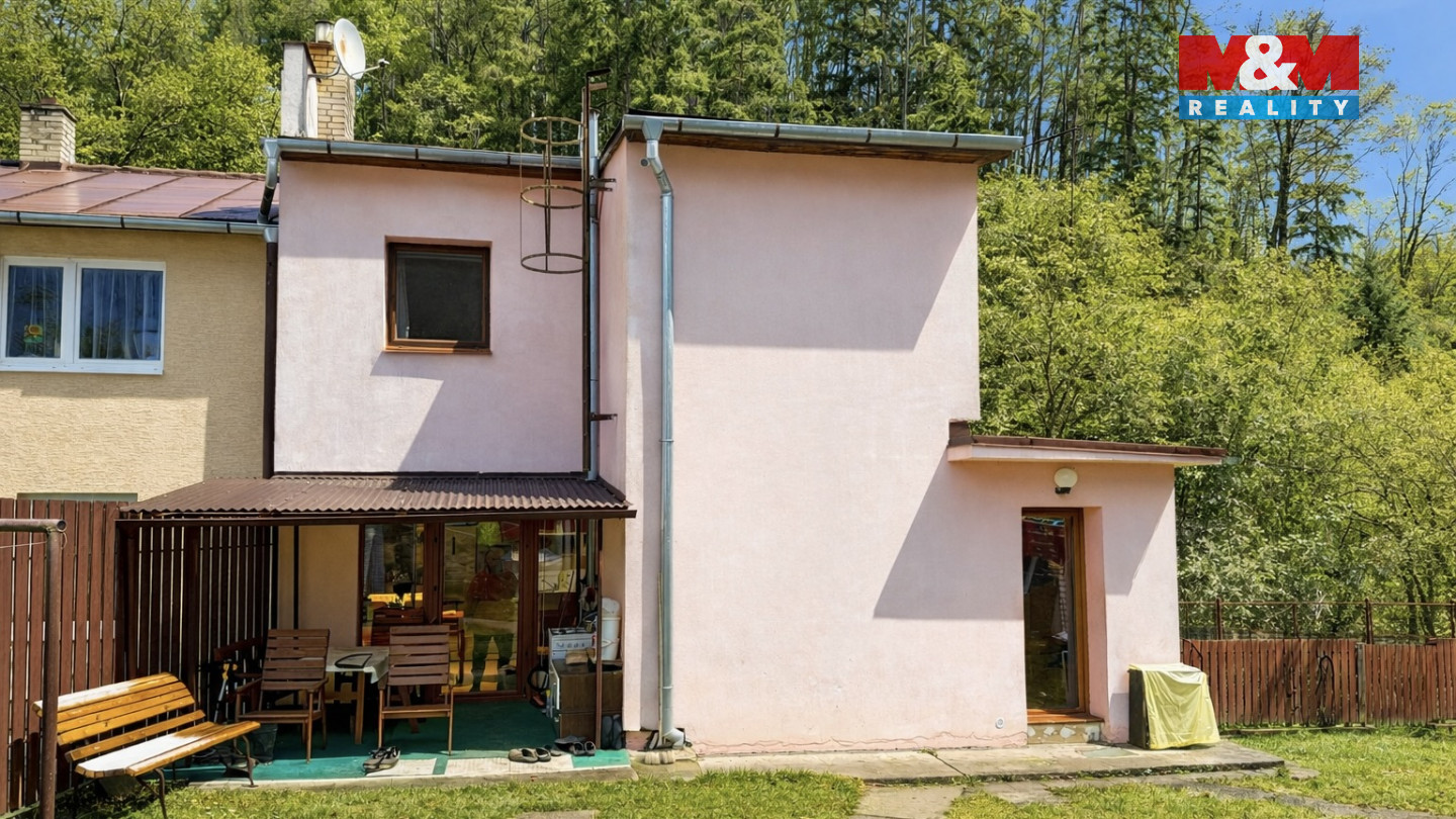 ChatGPT Image 18. 12. 2025 23_58_28.jpeg