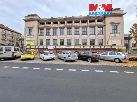 Pronájem obchodní prostor, 600 m²