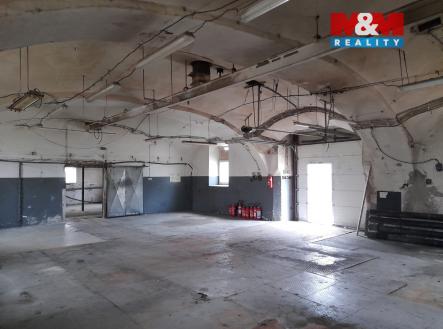 Pronájem skladovací prostor, 379 m²