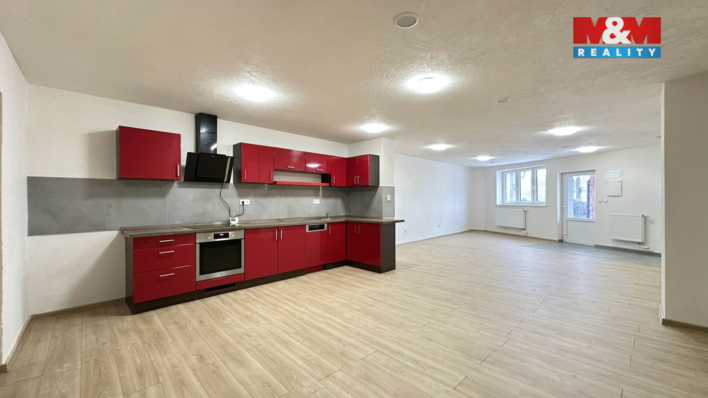 Obývací pokoj s kuchyní