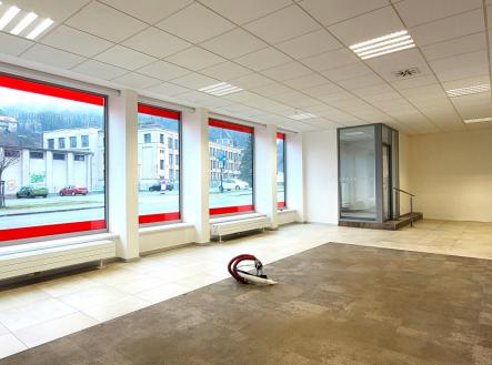 Pronájem obchodní prostor, 180 m²