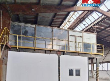 Pronájem skladovací prostor, 2 040 m²