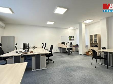 Pronájem kanceláře, 405 m²