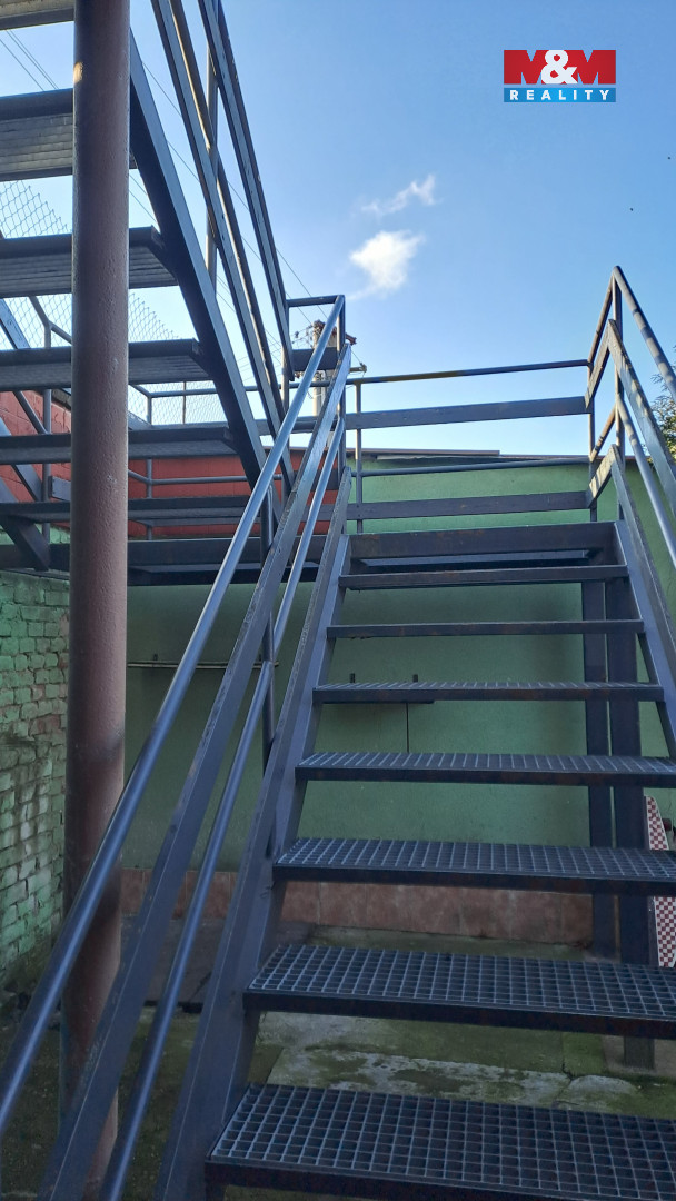 Schody k bytu.jpg