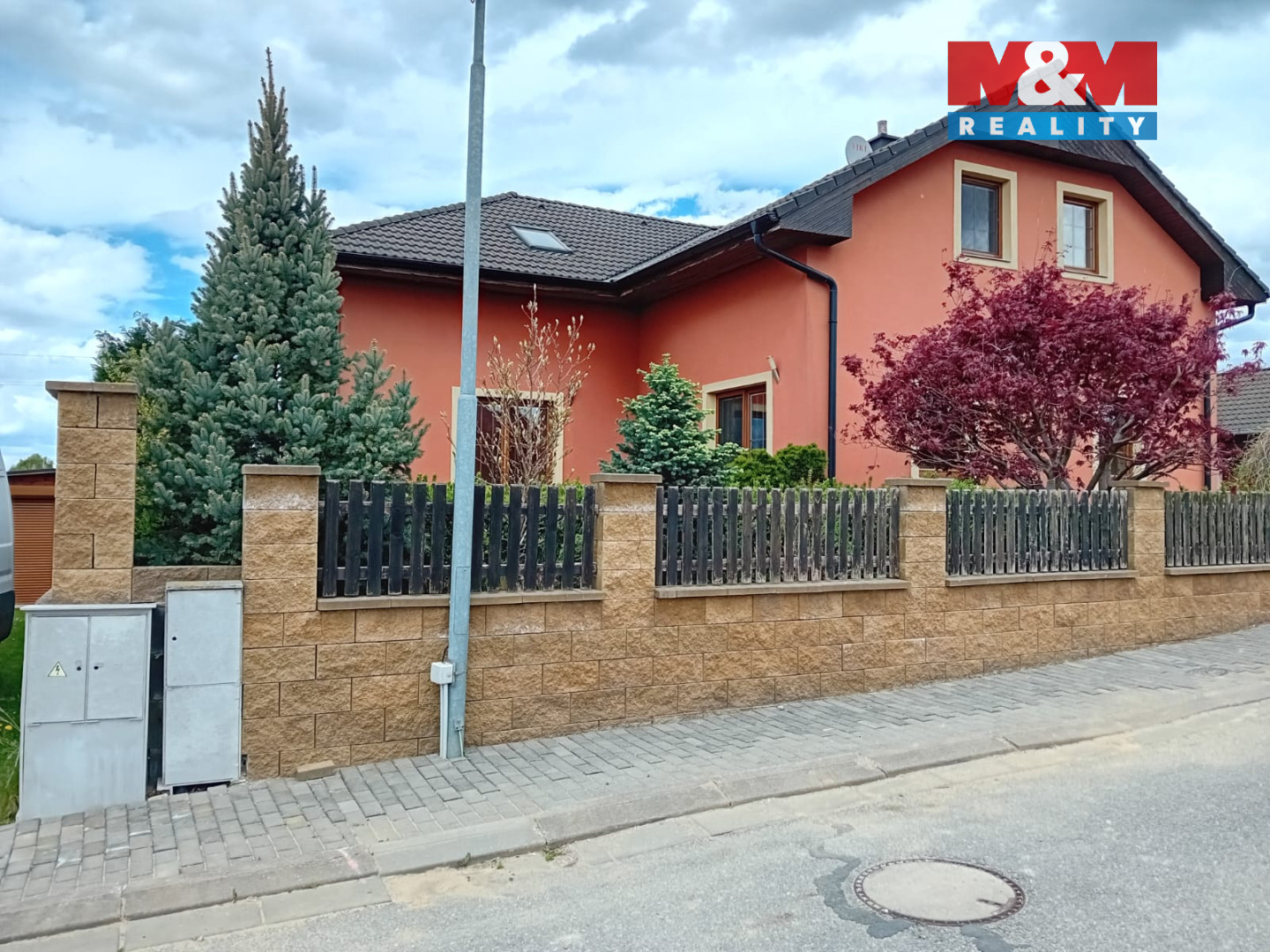 Dům