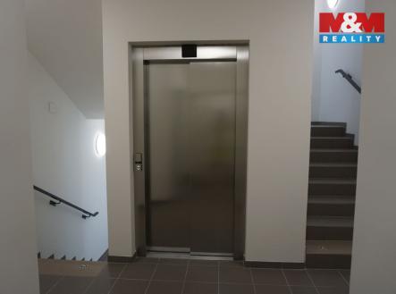 Pronájem bytu, 3+kk, 77 m²