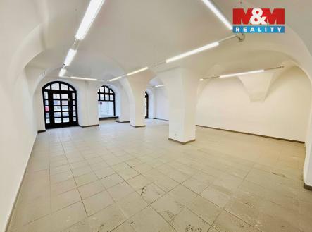 Pronájem obchodní prostor, 360 m²