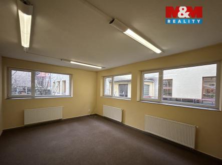 Pronájem kanceláře, 200 m²
