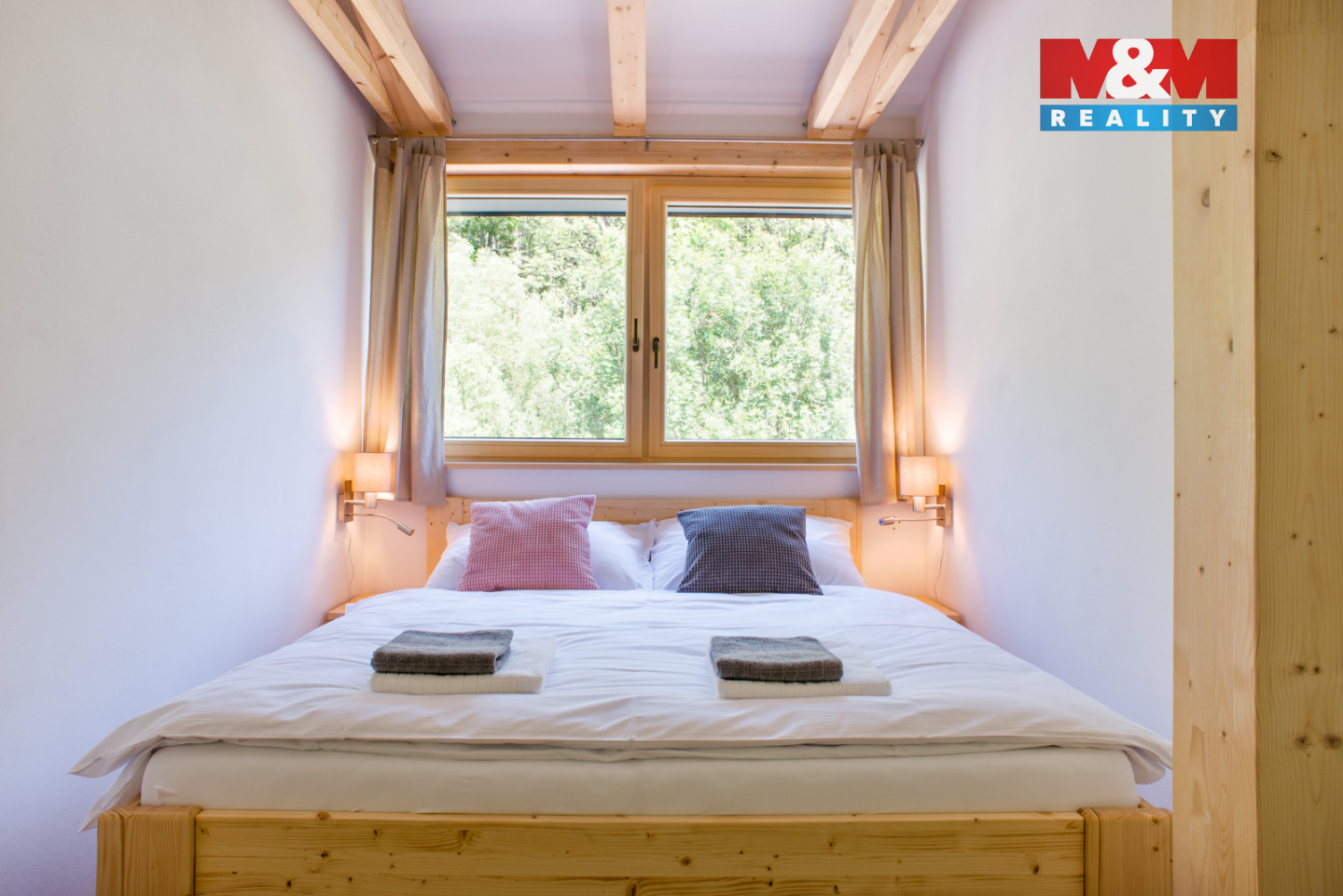 AP4 Druhá ložnice.jpg