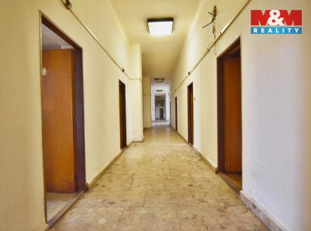 Pronájem obchodní prostor, 675 m²