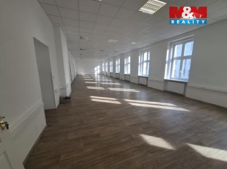 Pronájem kanceláře, 278 m²