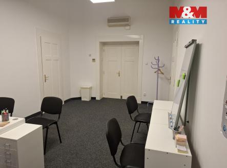 Pronájem kanceláře, 131 m²