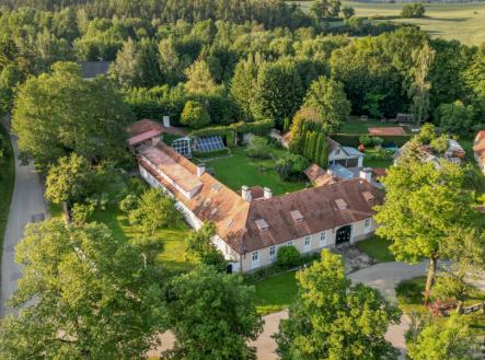 Prodej domu/vily, 1 740 m²