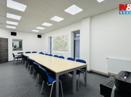 Pronájem kanceláře, 179 m²