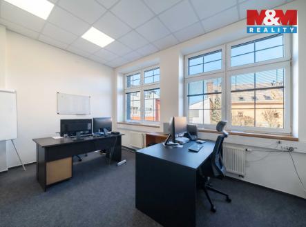 Pronájem kanceláře, 172 m²