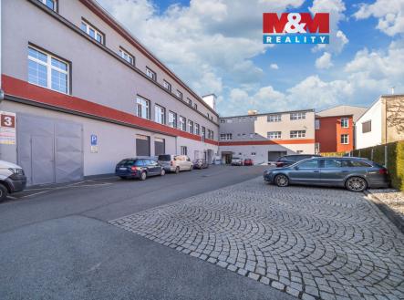 Pronájem kanceláře, 396 m²