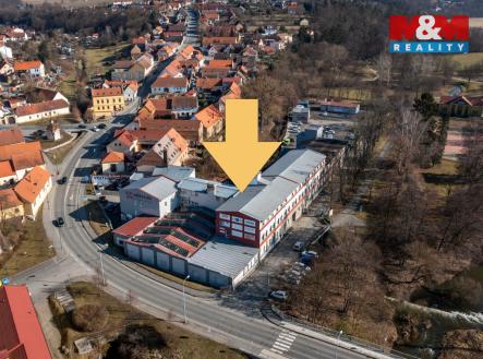 Pronájem kanceláře, 396 m²